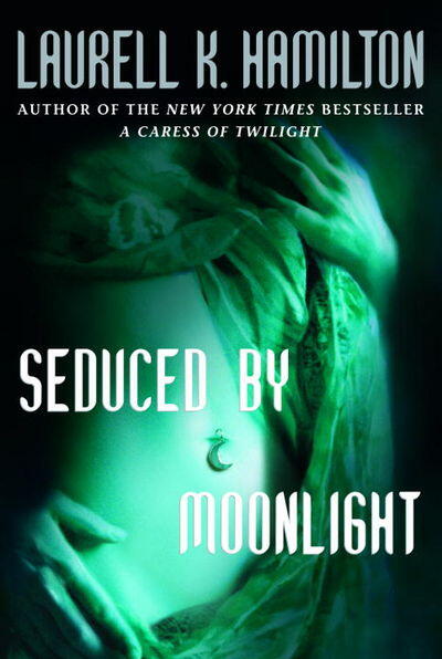 Laurell K. Hamilton - Seduced by Moonlight (Meredith Gentry, Book 3) (used)