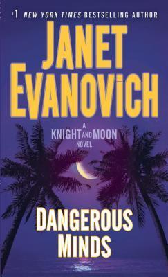 Janet Evanovich - Dangerous Minds (Knight & Moon, Book 2) (Mass Market) (used)