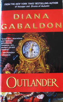 Diana Gabaldon - Outlander (Outlander, Book 1) (Mass Market Paperback) (used)